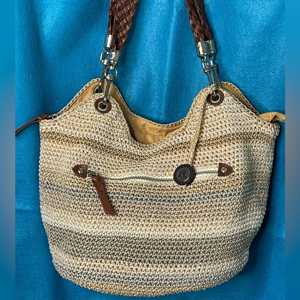👜 The Sak Ombré Hobo Crochet Shoulder Bag. Ivory, Beige and Gray Stripes. 👜 - Picture 2 of 15